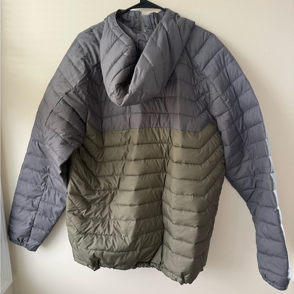 Men’s Columbia Jacket - Picture 3 of 3